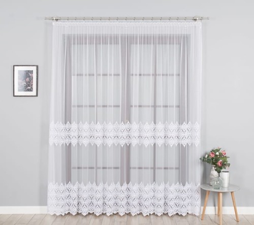 Firanka haftowana 13505  wys.250 cm x 3 m szer uszyta