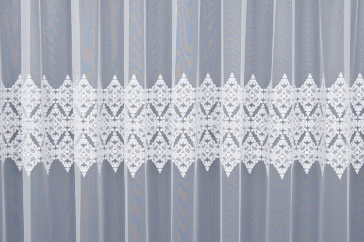 Firanka haftowana 13505  wys.250 cm x 3 m szer uszyta