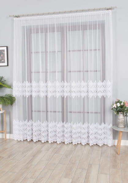 Firanka haftowana 13505  wys.250 cm x 3 m szer uszyta
